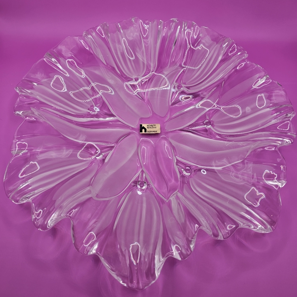 Vintage House Beautiful Glass Tulip  Decorative Plate, NIB